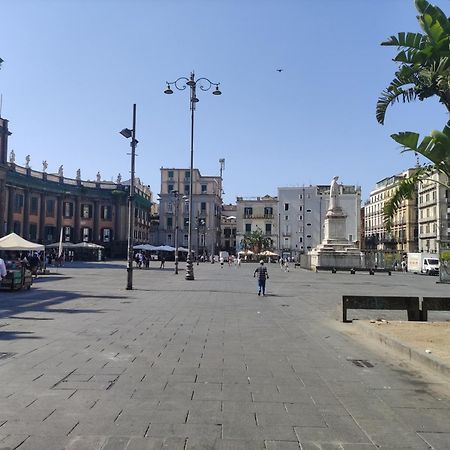 Apartament Na' Stanza In Piazza Neapol Zewnętrze zdjęcie